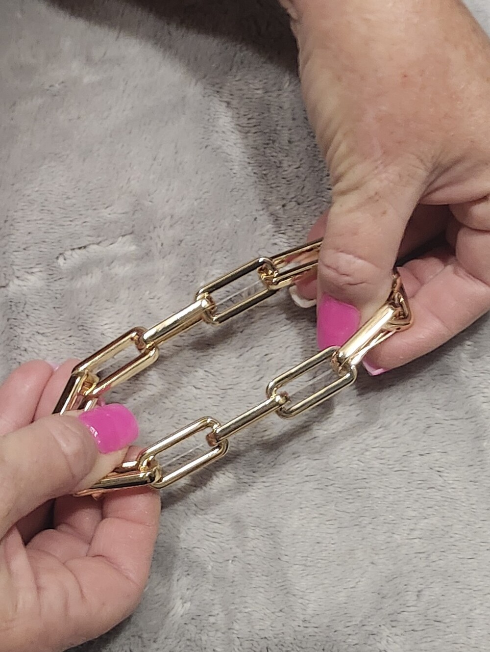 Gold Rectangular Link Bracelet - Picture 2 of 8